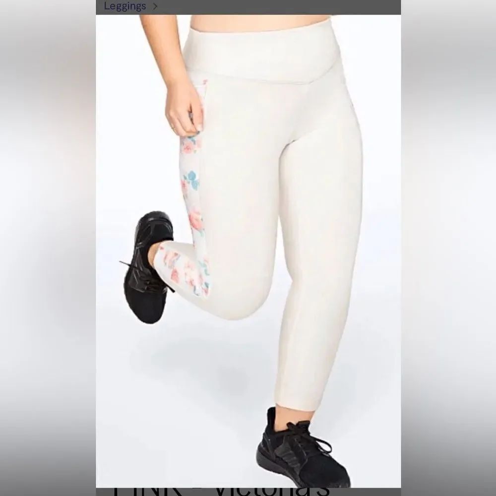 New with tags PINK High Waist 7/8 ankle legging size M.